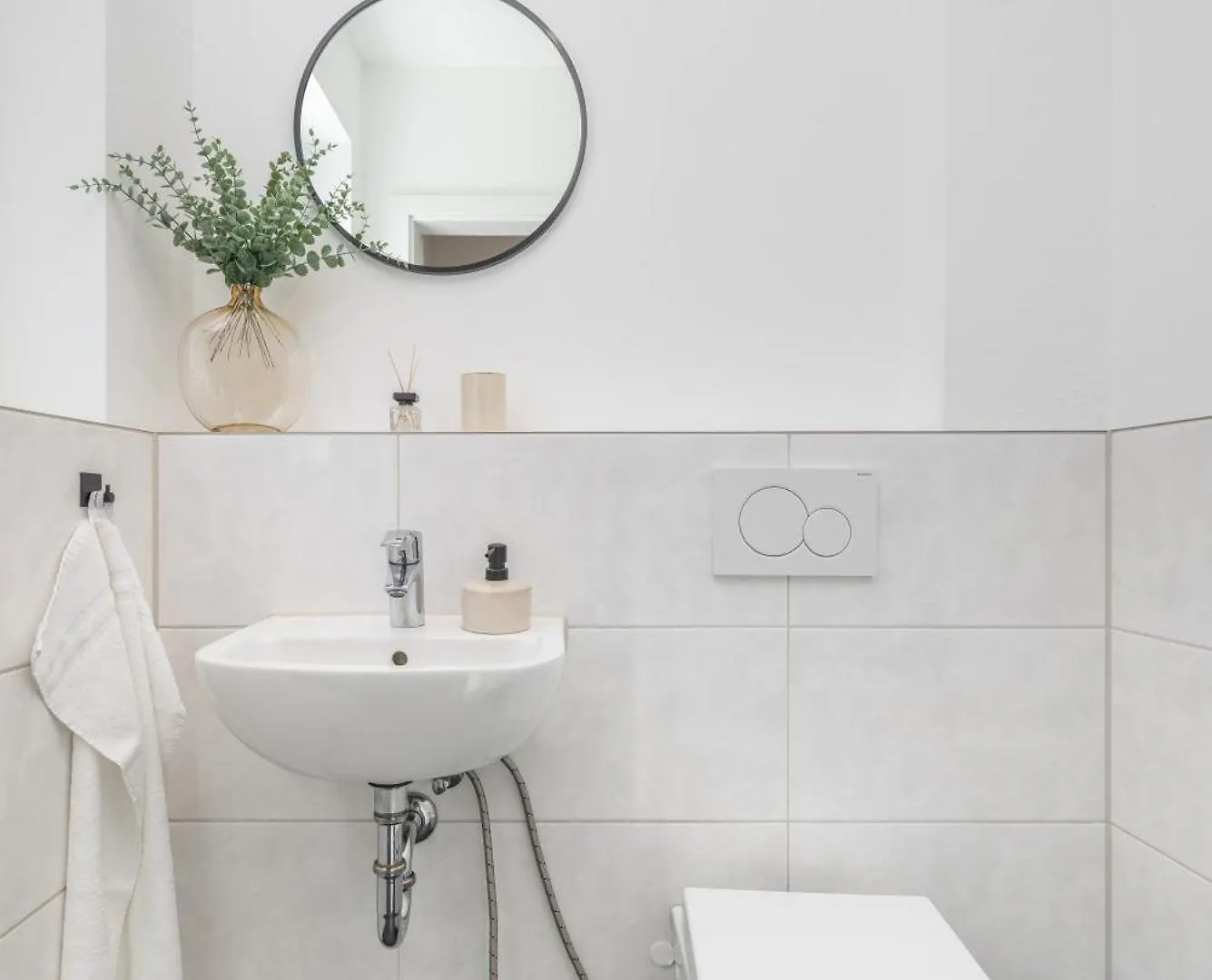 Wohnglueck Frisches & Gemuetliches Design Mit Bbq, Garten & Arbeitsplatz Augsburg